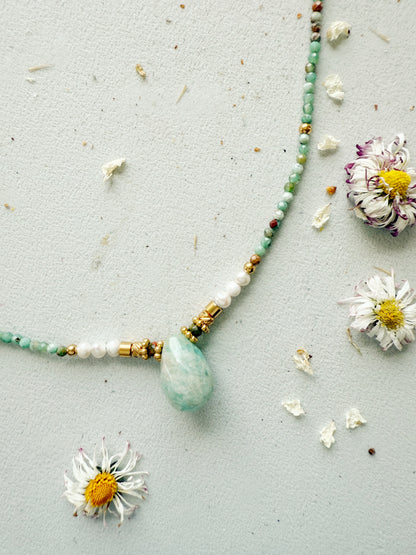 Amazonito kaklo vėrinys "Lašas"