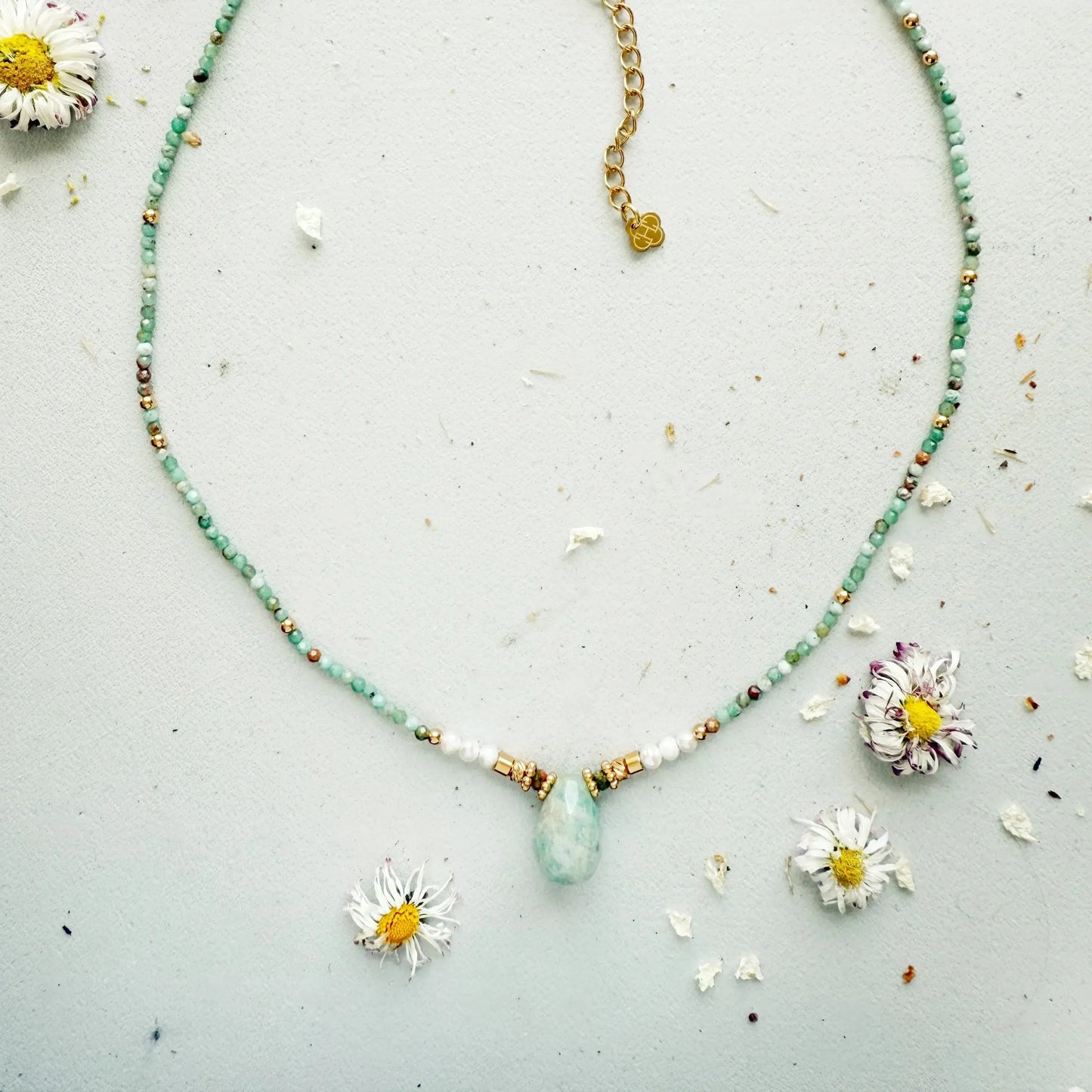 Amazonito kaklo vėrinys "Lašas"