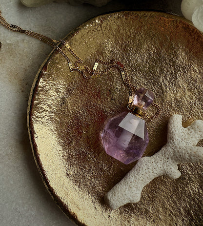 Ametisto kaklo papuošalas - kvepalų buteliukas