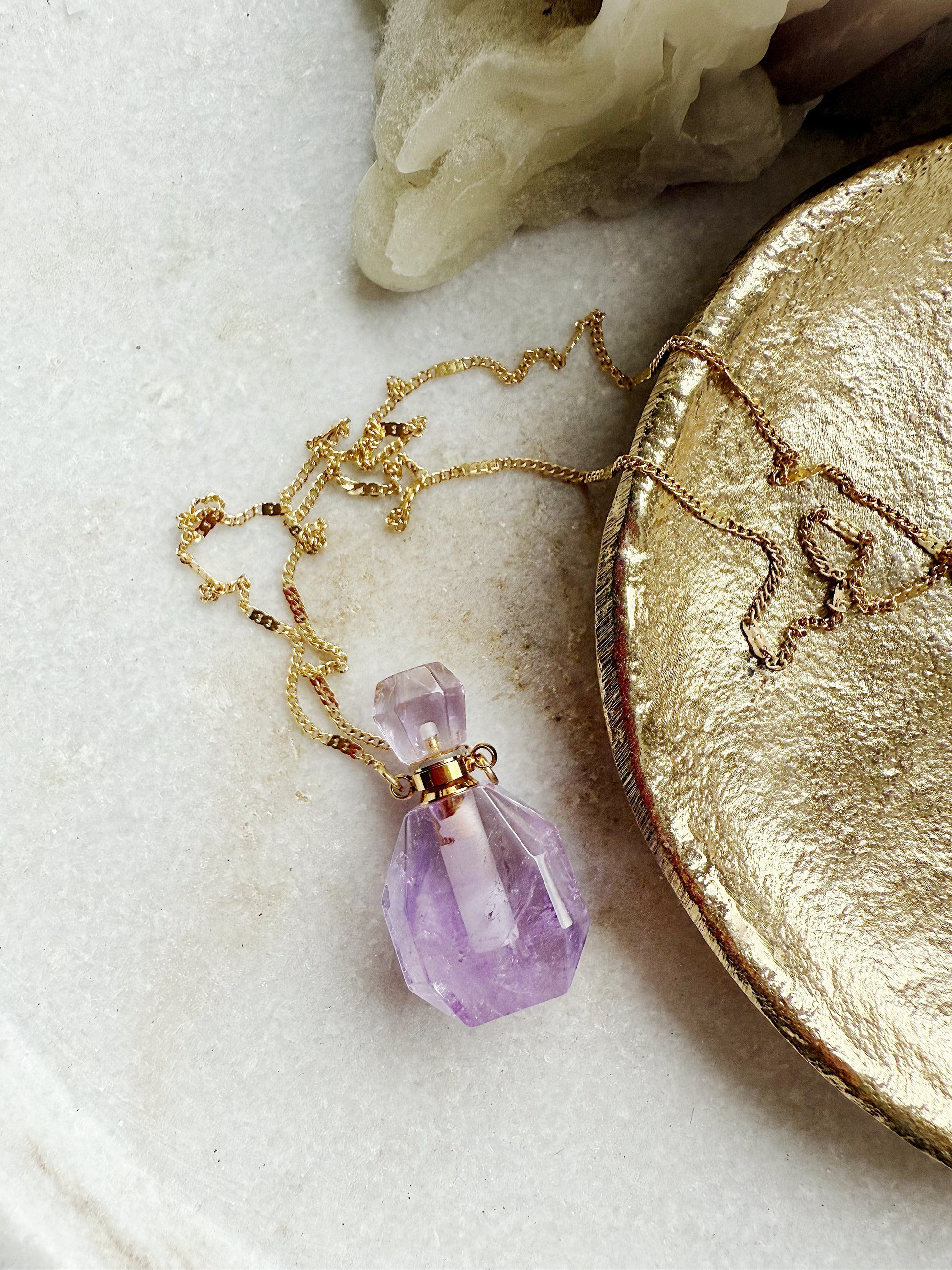 Ametisto kaklo papuošalas - kvepalų buteliukas