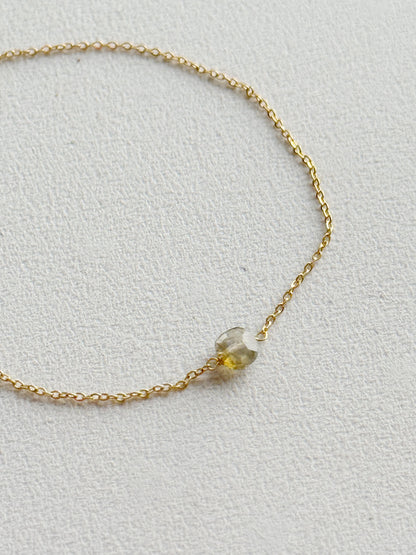 Apyrankė su labradorito kristalu “Intuicijos lašelis”