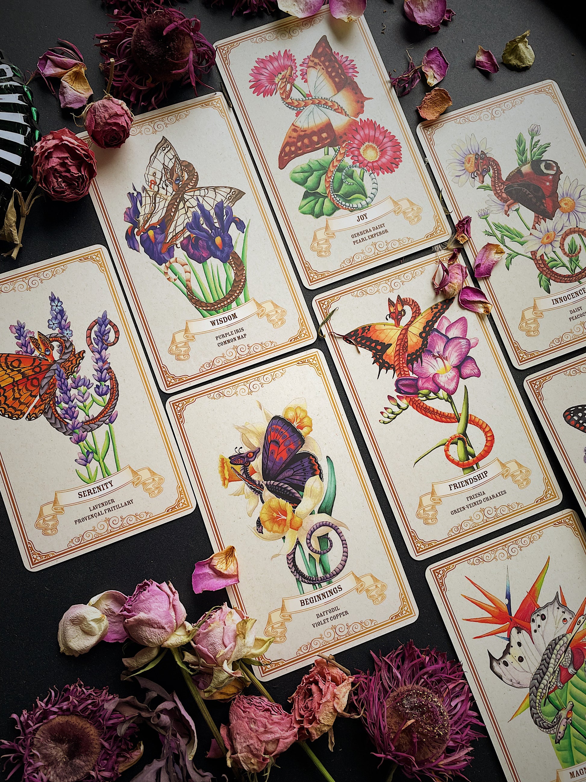 Augalų kortos „Enchanted Blossoms Oracle"