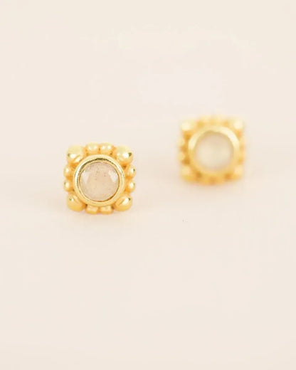 Auskarai persikinio mėnulio akmens kristalais