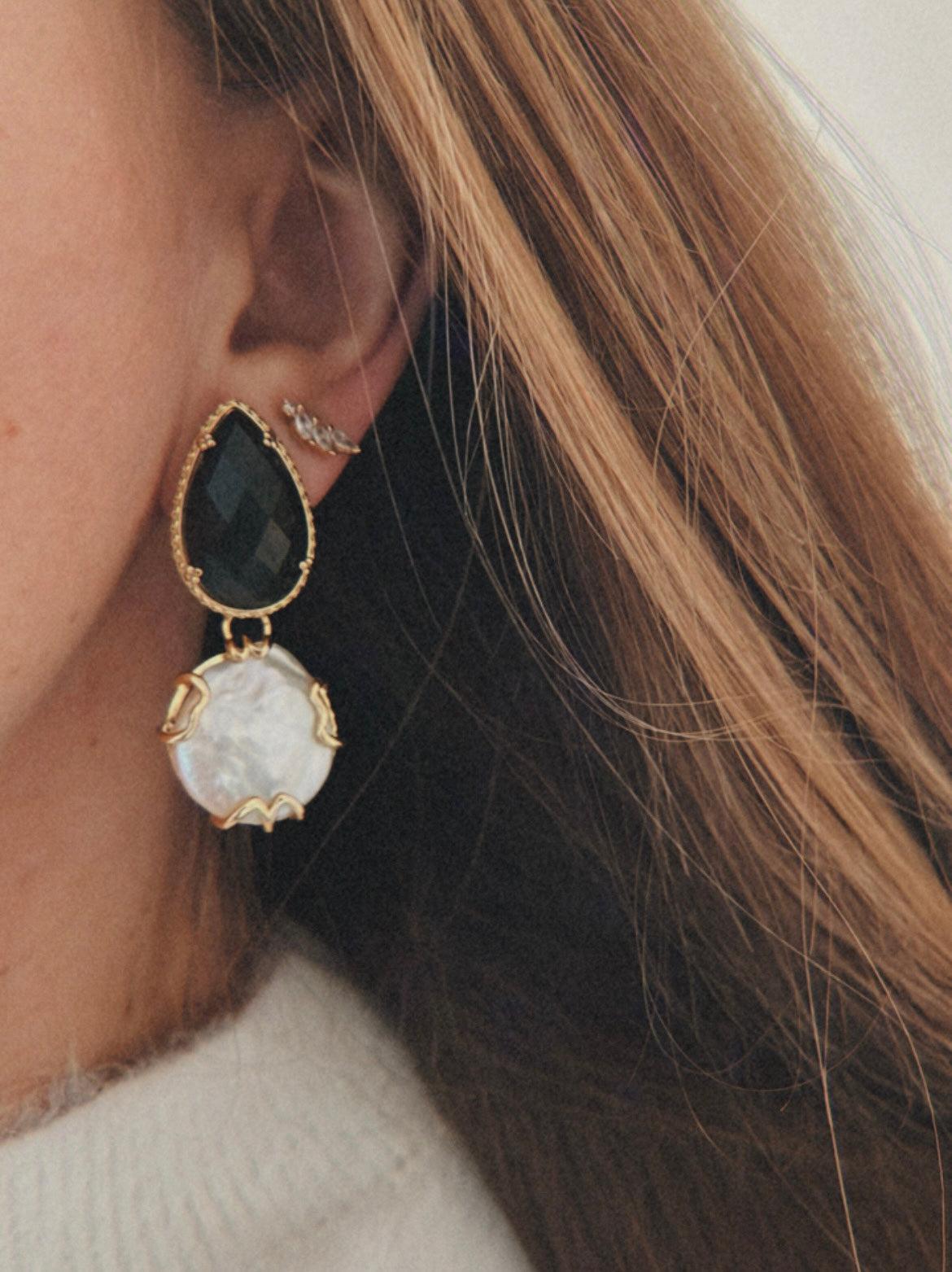 Auskarai su lazuritu ir perlu