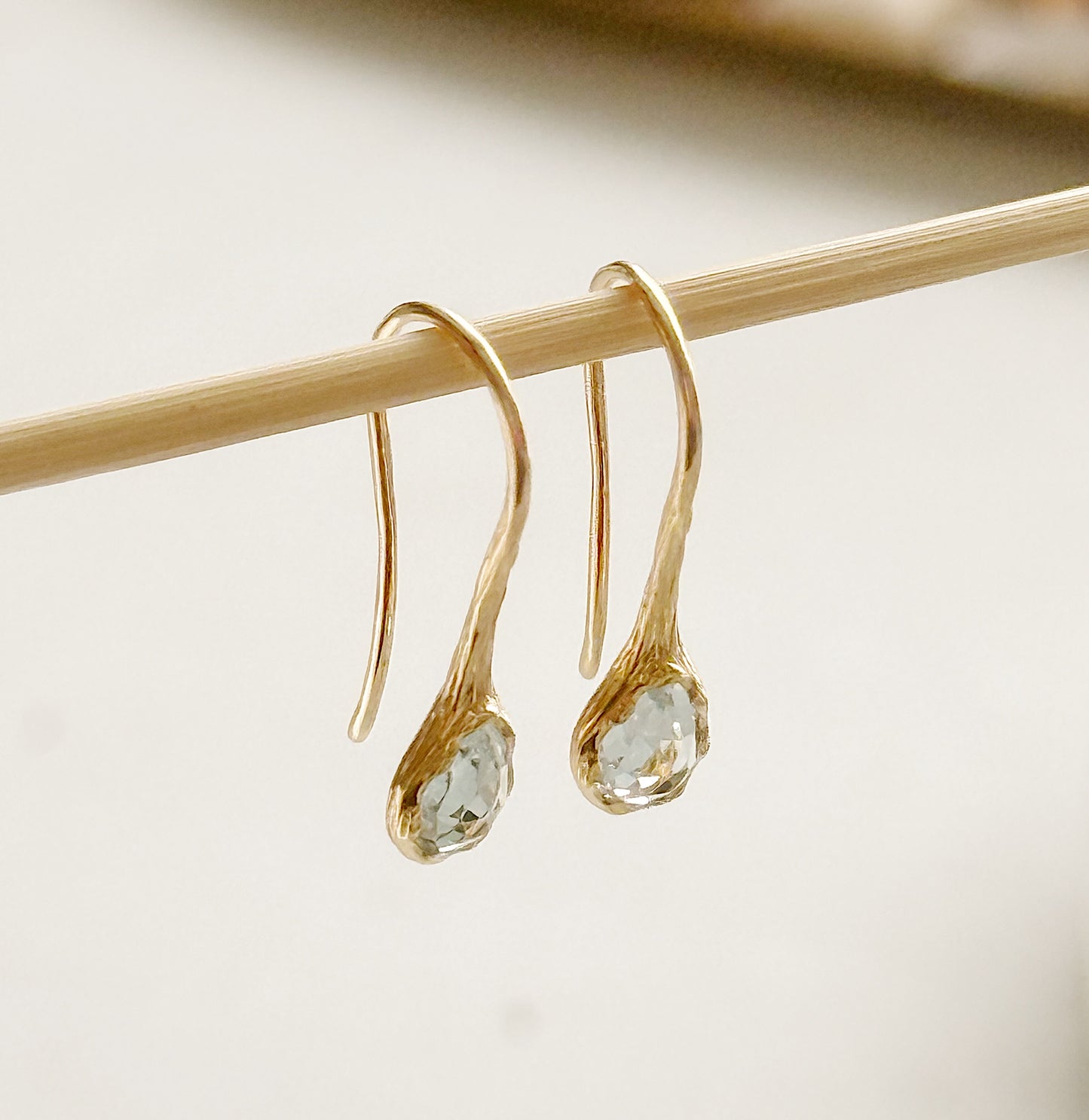 Auskarai su topazo kristalais "Lašas"