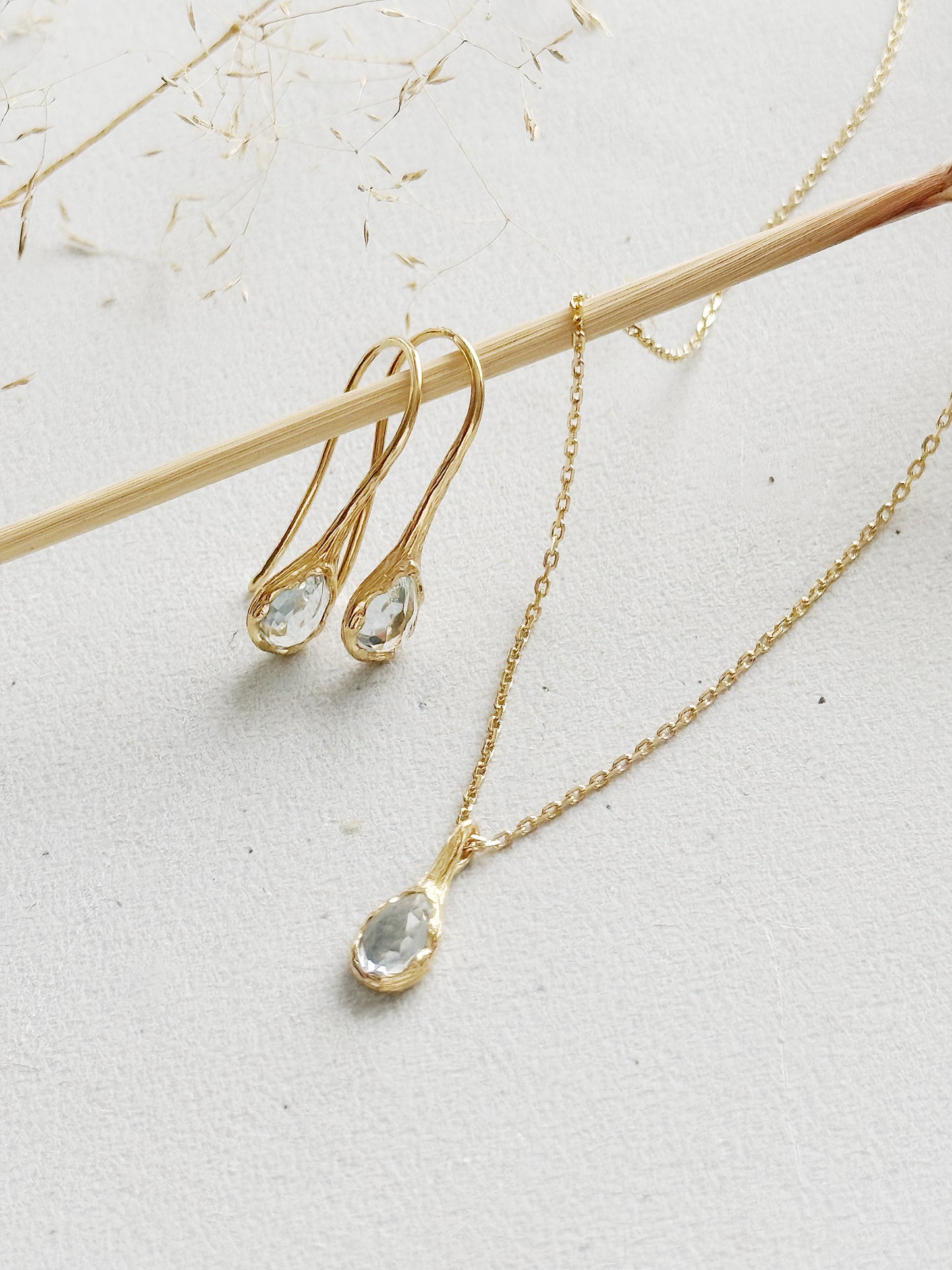 Auskarai su topazo kristalais "Lašas"