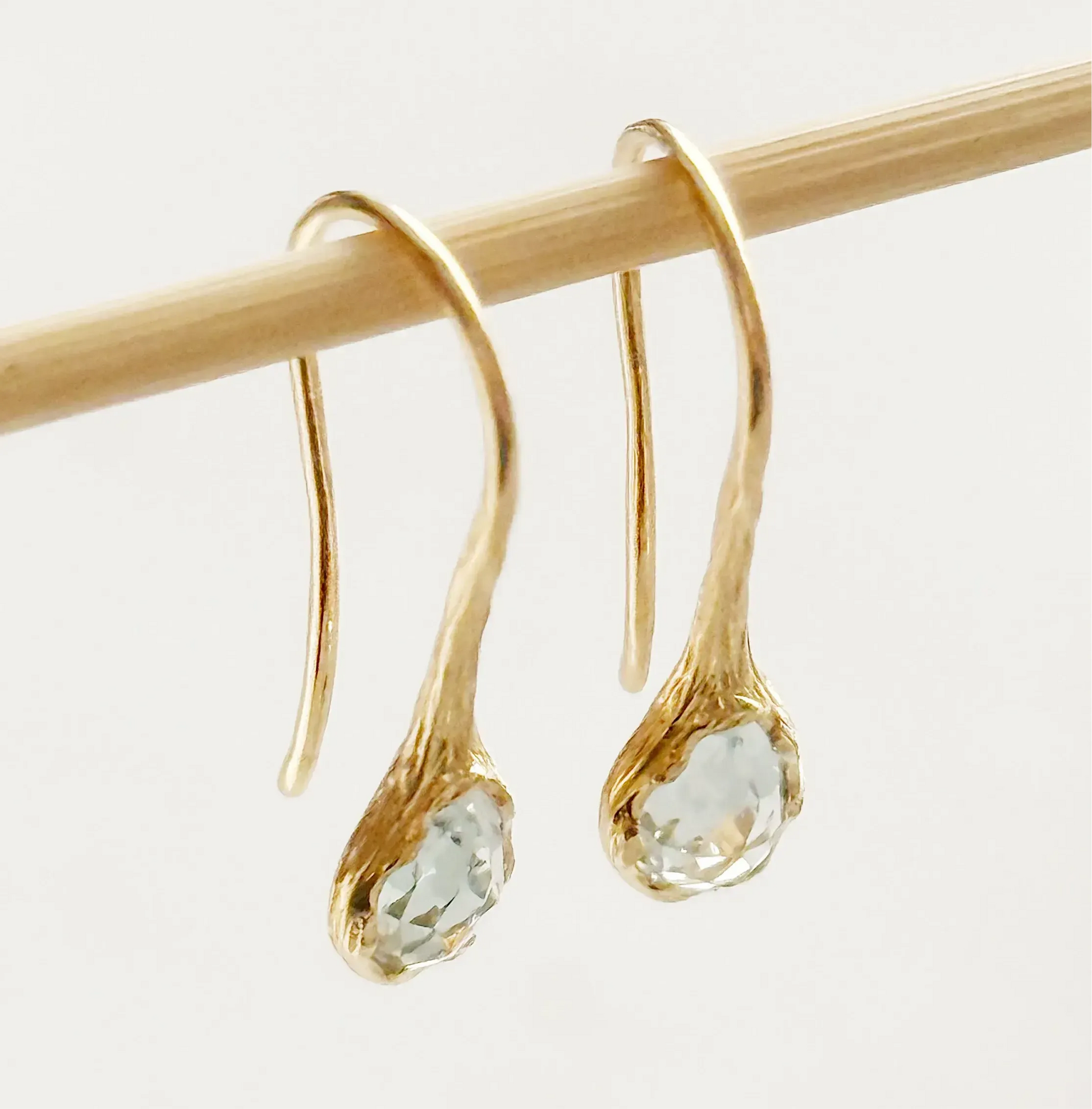 Auskarai su topazo kristalais "Lašas"