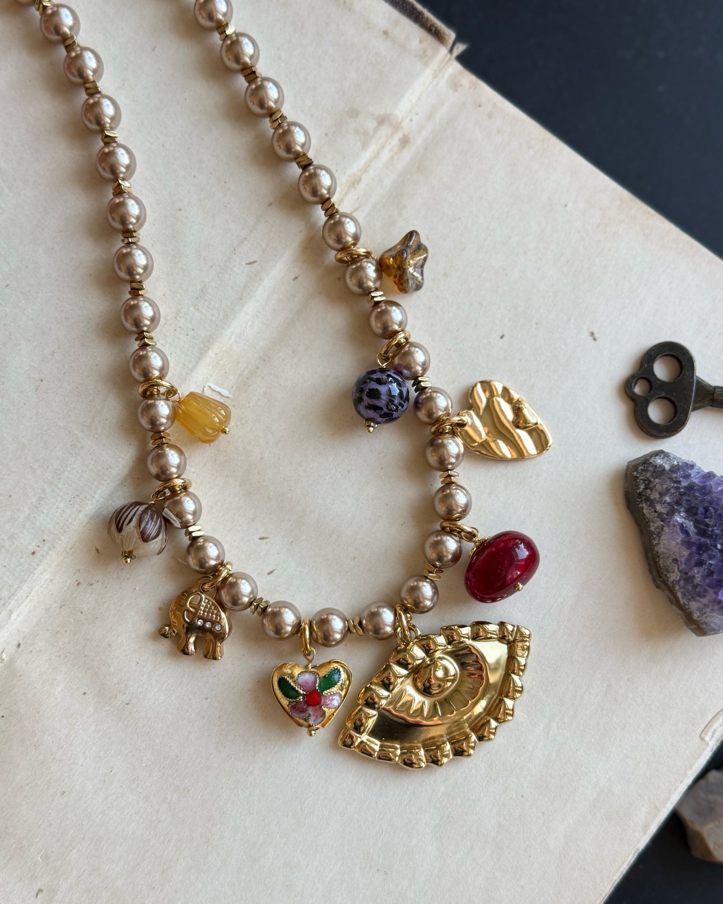 Kaklo papuošalas “Aukso akis”