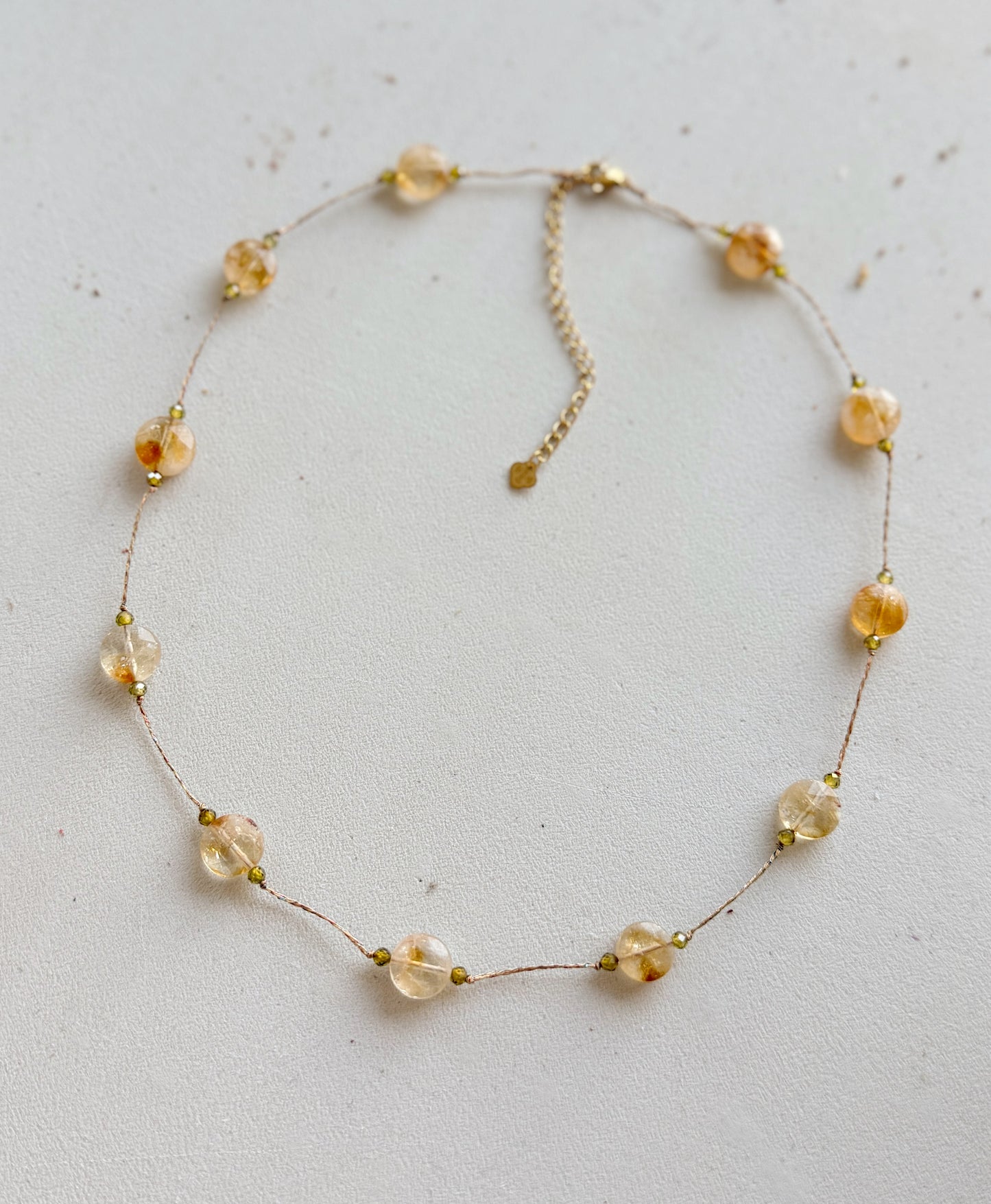 Citrino kaklo papuošalas