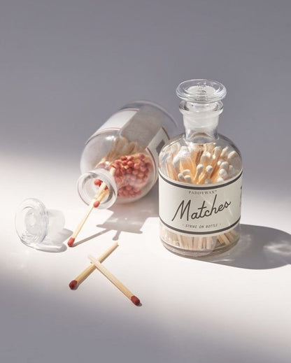 Degtukai stikliniame buteliuke