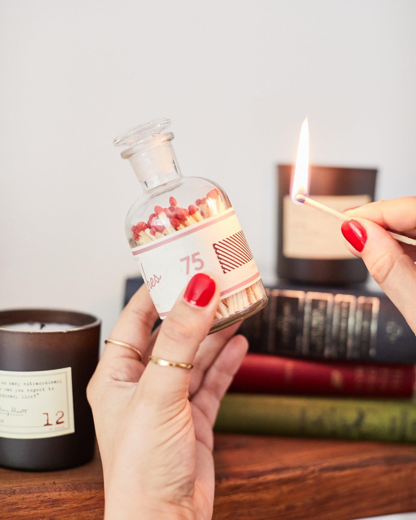 Degtukai stikliniame buteliuke