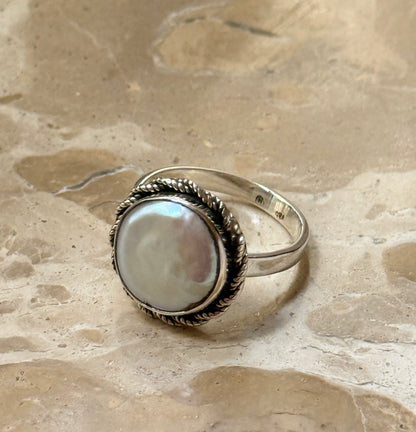 Silver ring with baroque pearl "Pearl Strands"