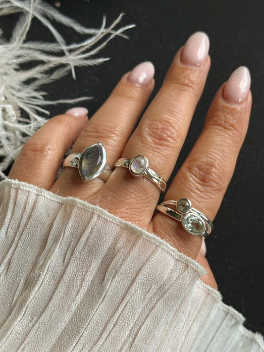 Sidabrinis žiedas su Mėnulio akmeniu “Duo”