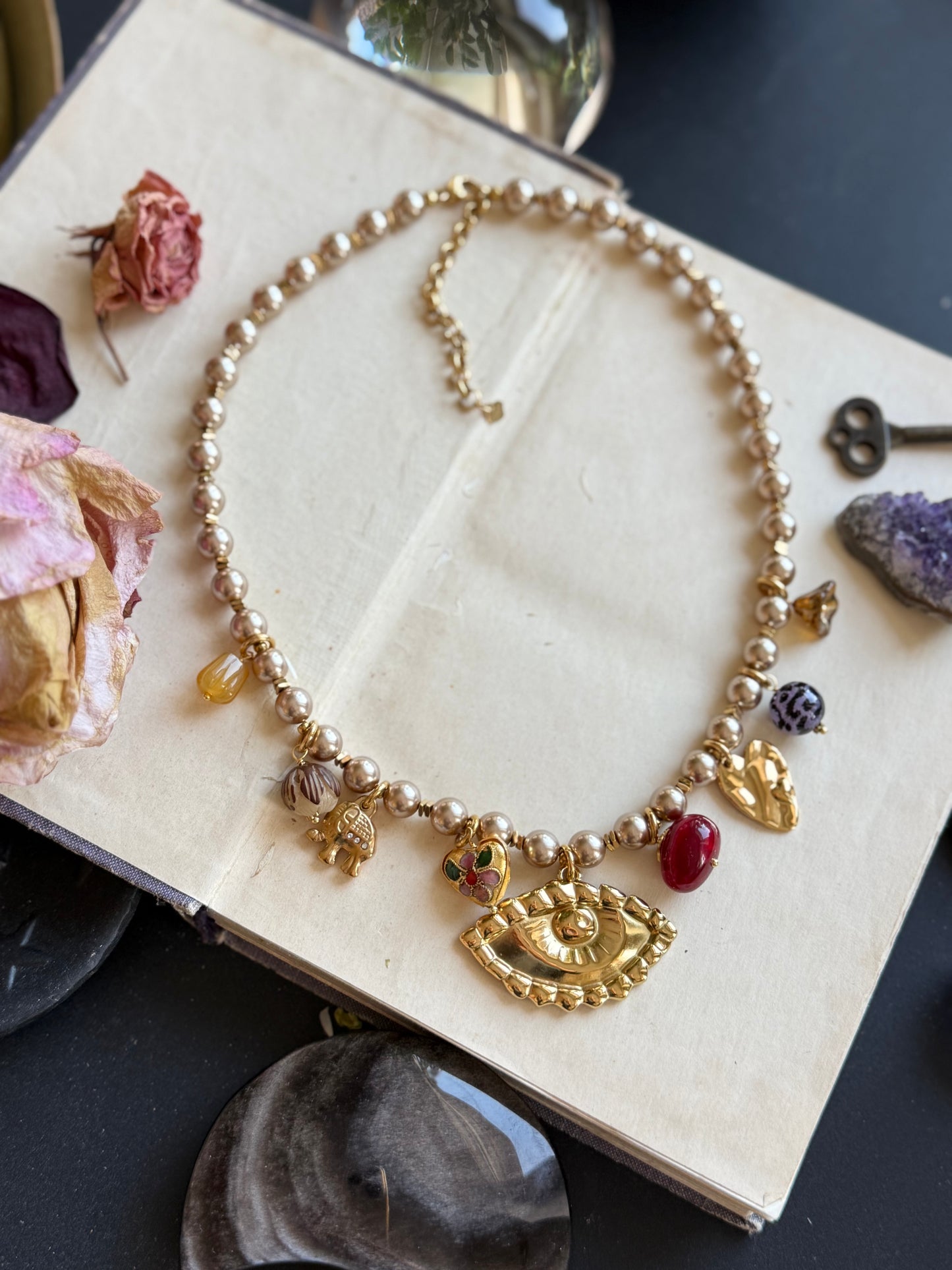 Kaklo papuošalas “Aukso akis”