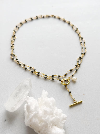 Ilgas kaklo papuošalas su Pirito kristalais