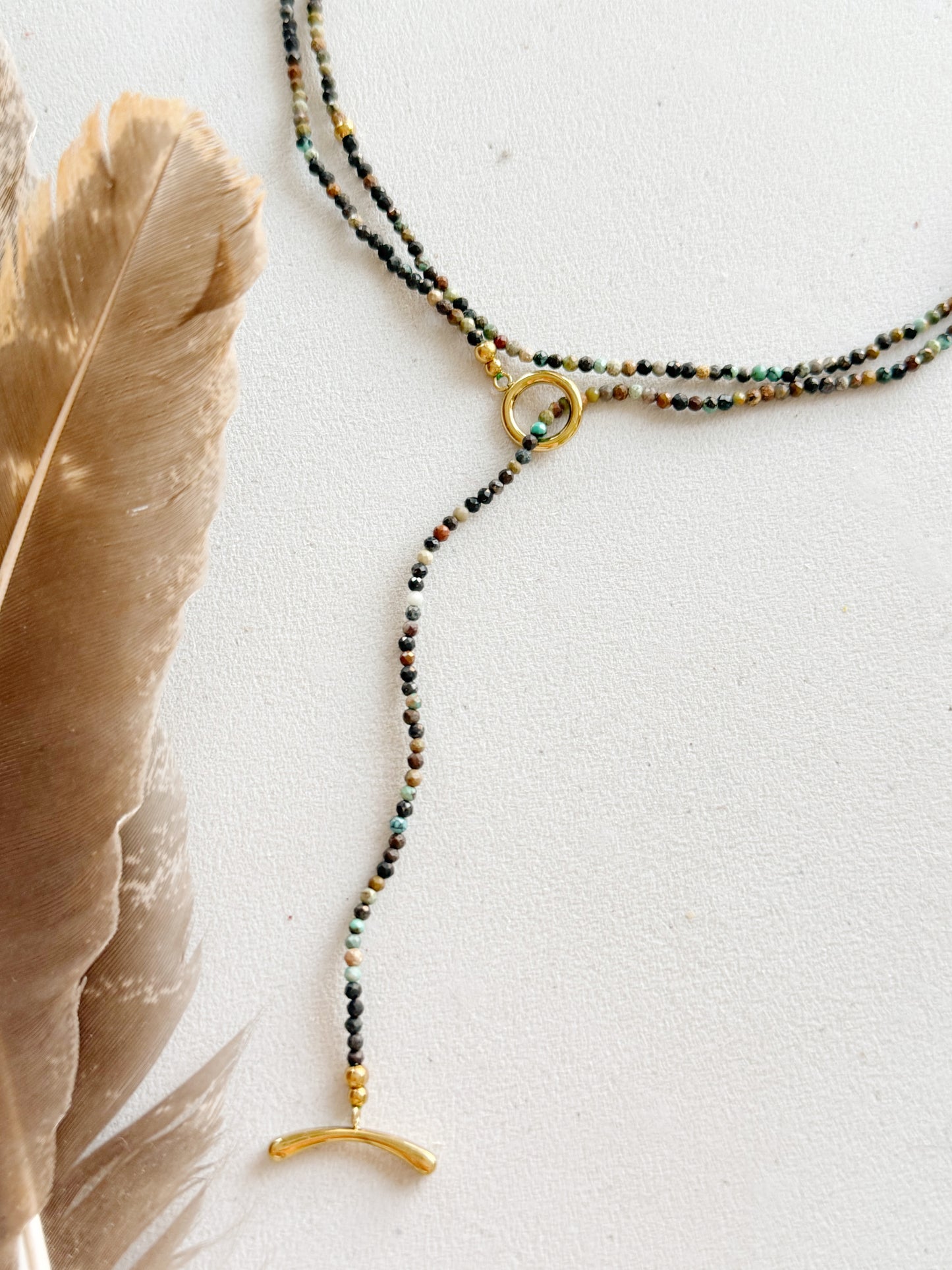 Ilgas kaklo papuošalas su afrikietiško turkio kristalais