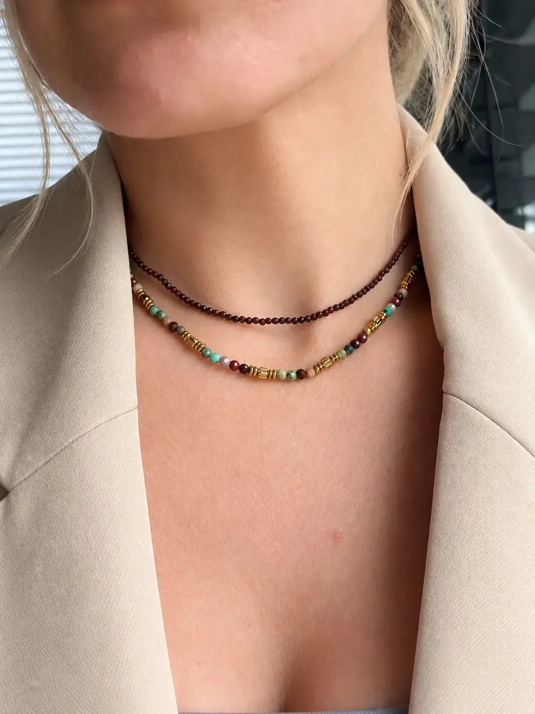 Dažādu kristālu kaklarota