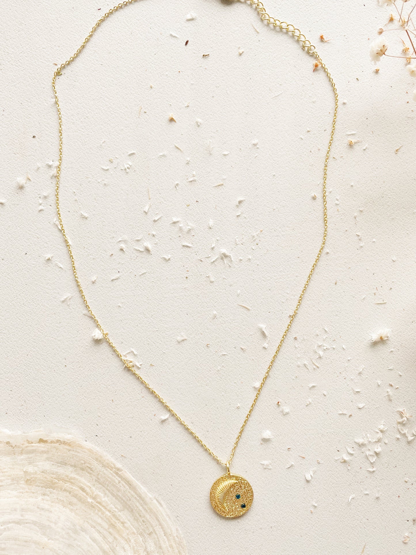 Kaklo grandinėlė “Spindintis Mėnulis”