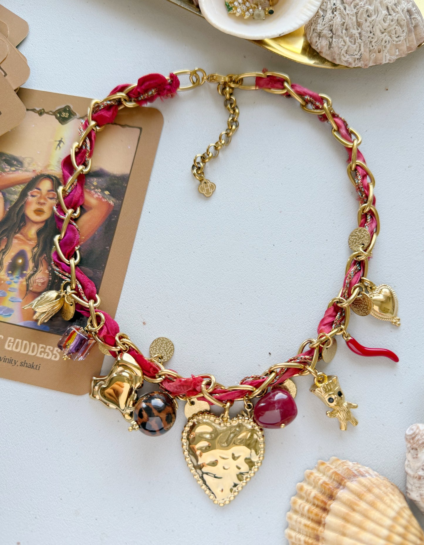 Kaklo papuošalas „Sėkmės Talismanų Vėrinys“