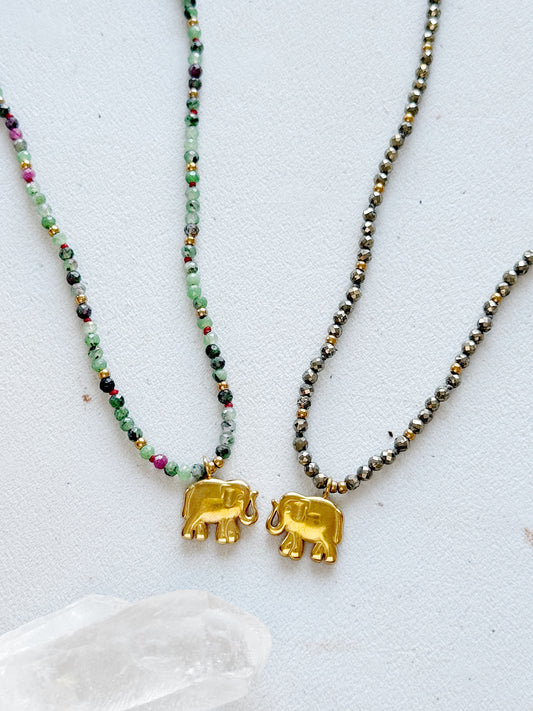 Kaklo vėrinys "Auksinis drambliukas"