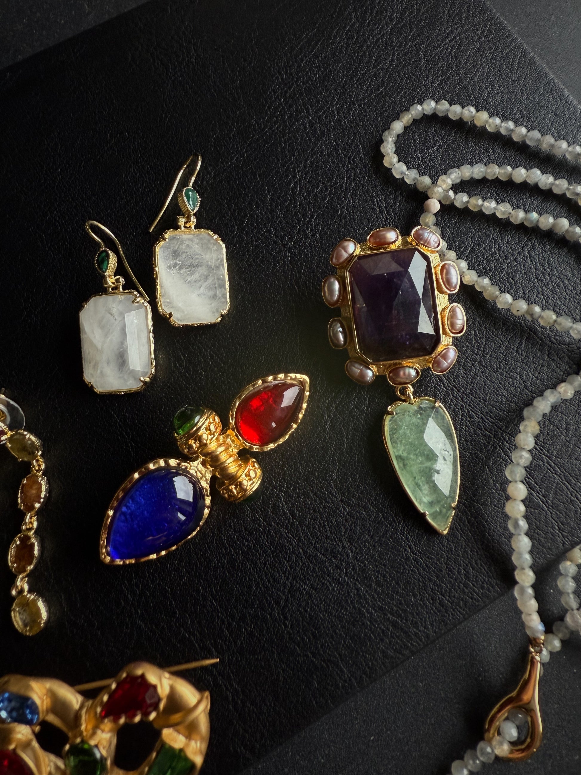 Kalnų krištolo auskarai