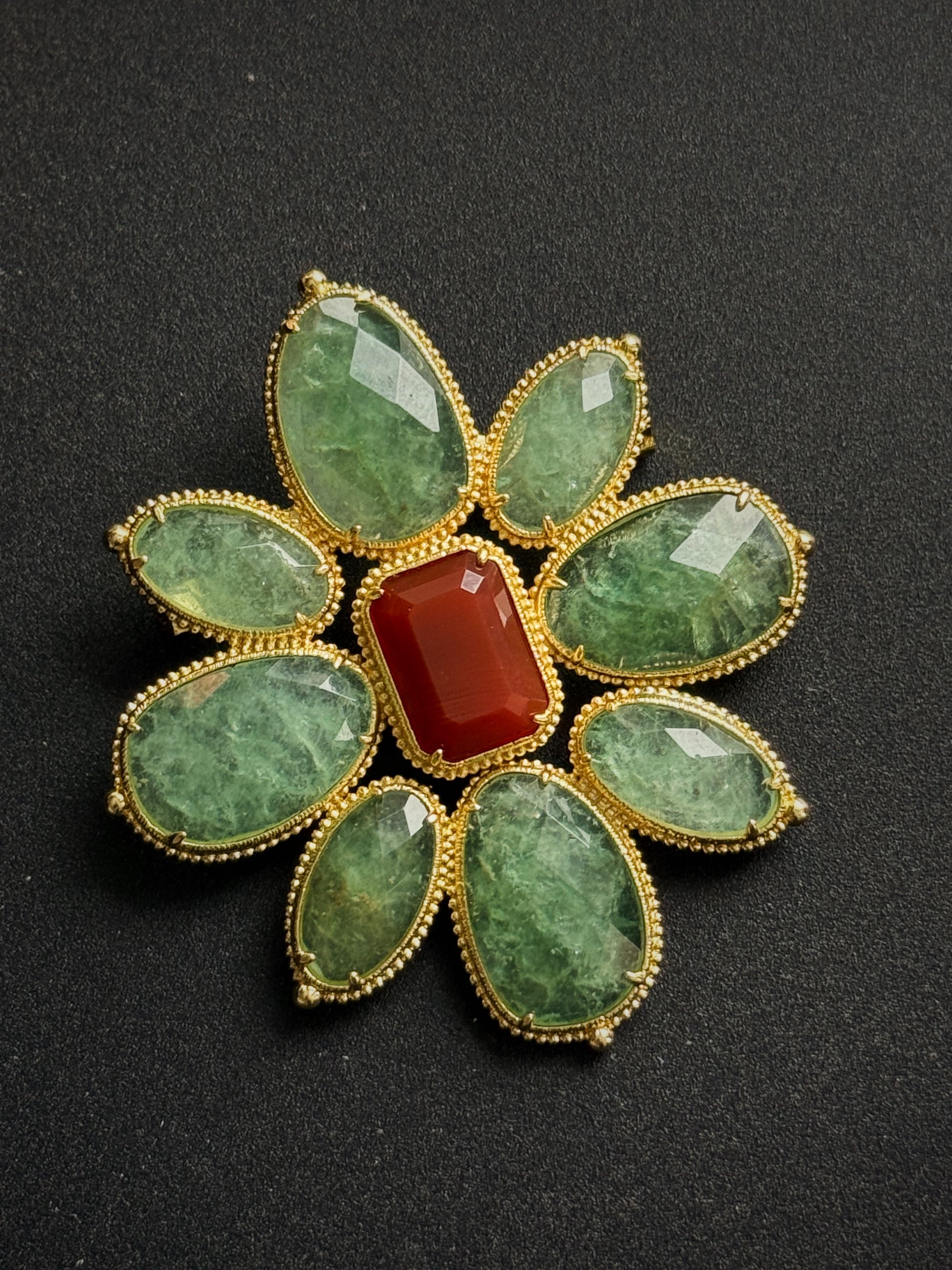 Karneolio ir fluorito sagė "Žiedas"