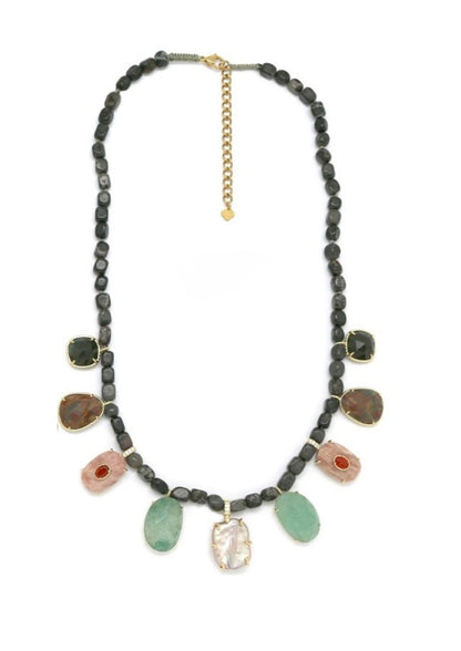 Kristalų kaklo vėrinys "Manifestacija"