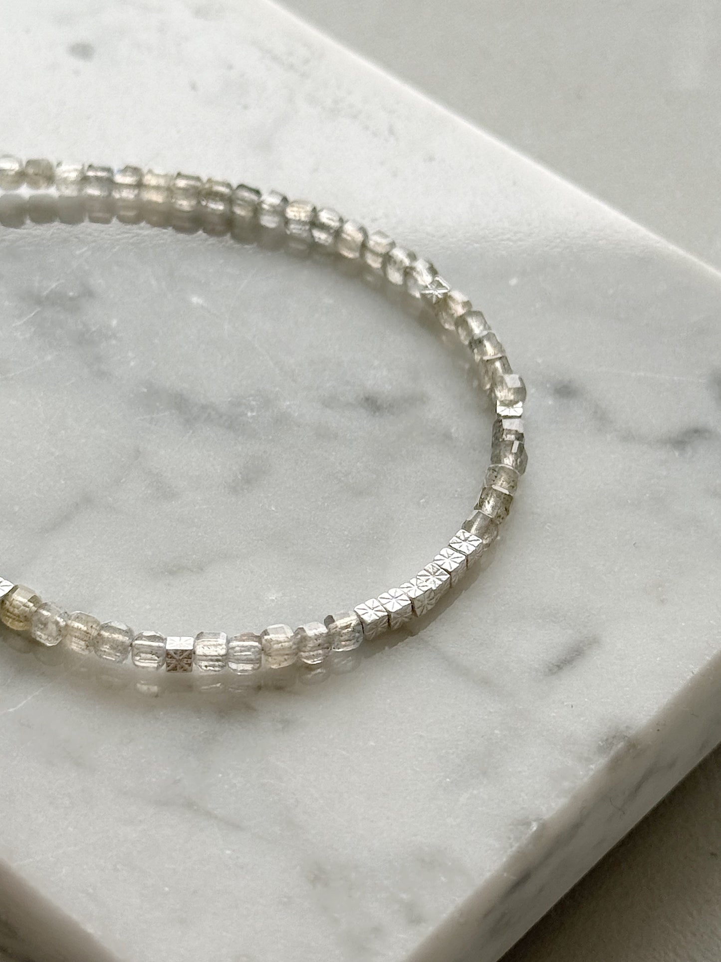 Labradorito apyrankė