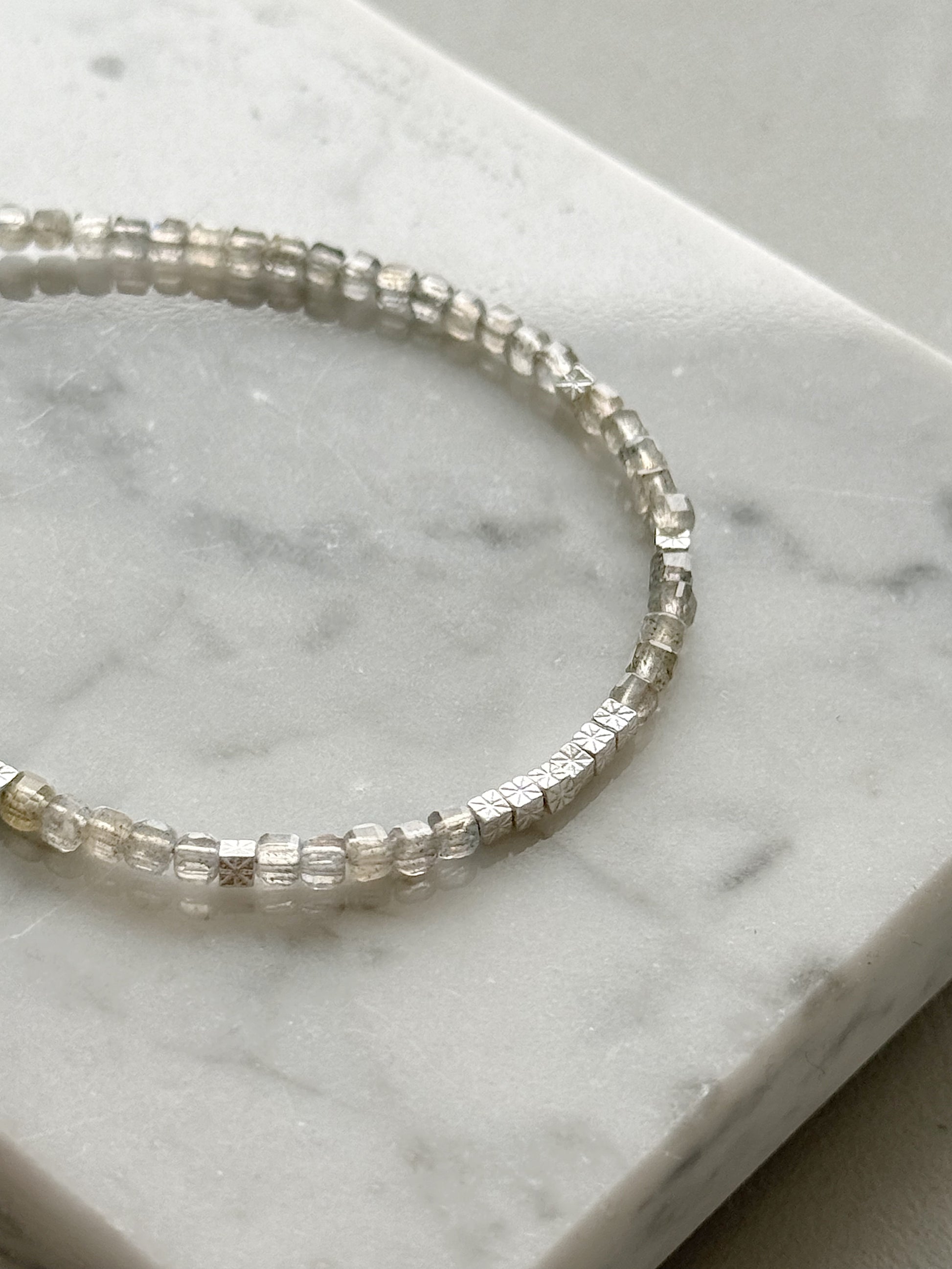 Labradorito apyrankė