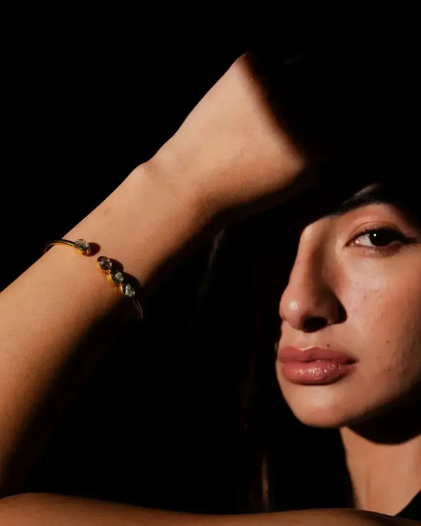 Labradorito apyrankė "Amžinoji liepsna"