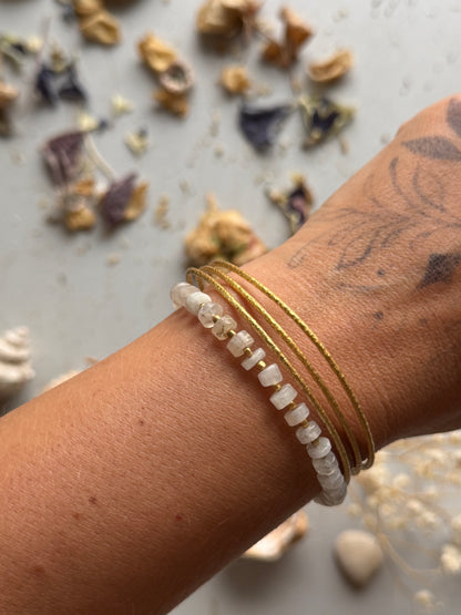 Labradorito apyrankė “Deivė”