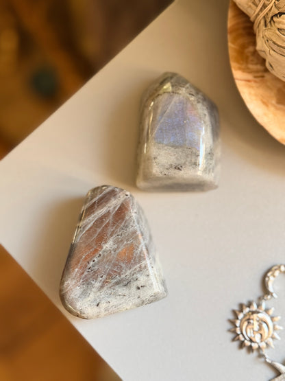 Labradorito kristalas "Apsauga Ir Intuicija"