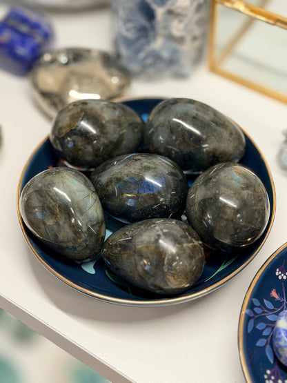 Labradorito kristalo kiaušinis "Intuicija"