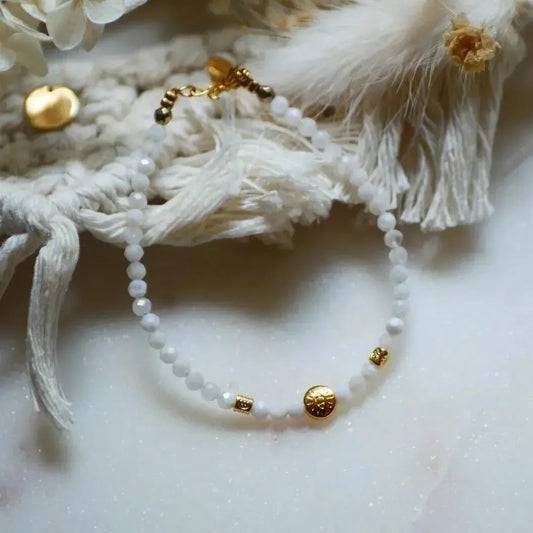 Mėnulio akmens apyrankė