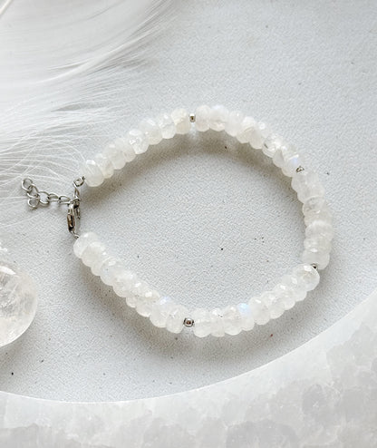 Mėnulio akmens apyrankė