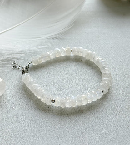 Mėnulio akmens apyrankė