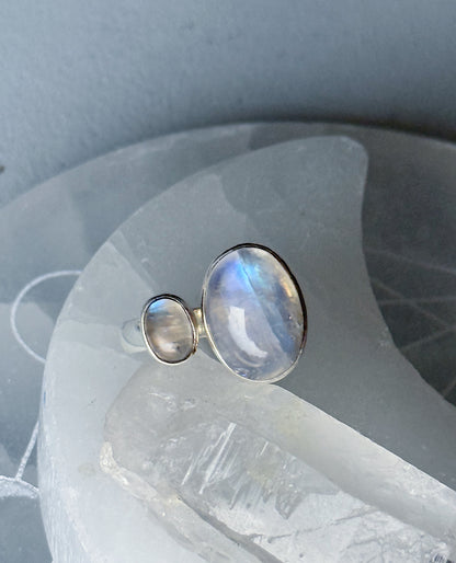 Mėnulio akmens žiedas "Šviesa"