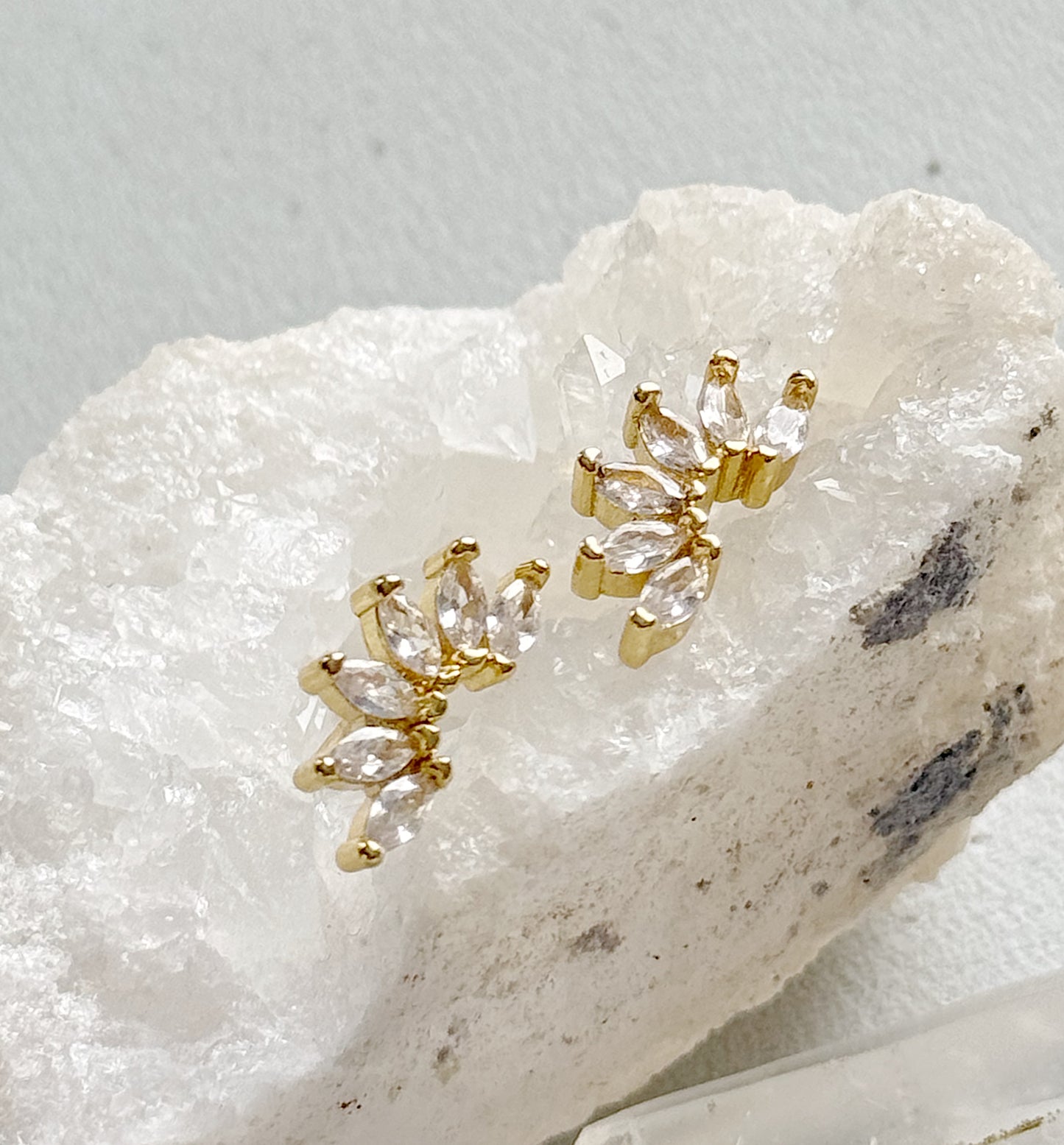 Mini auskarai "Karūna"