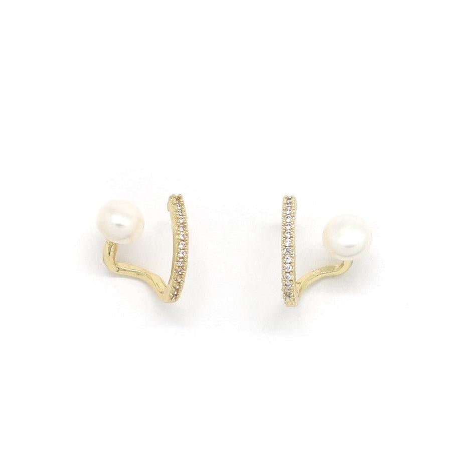 Mini pearl earrings