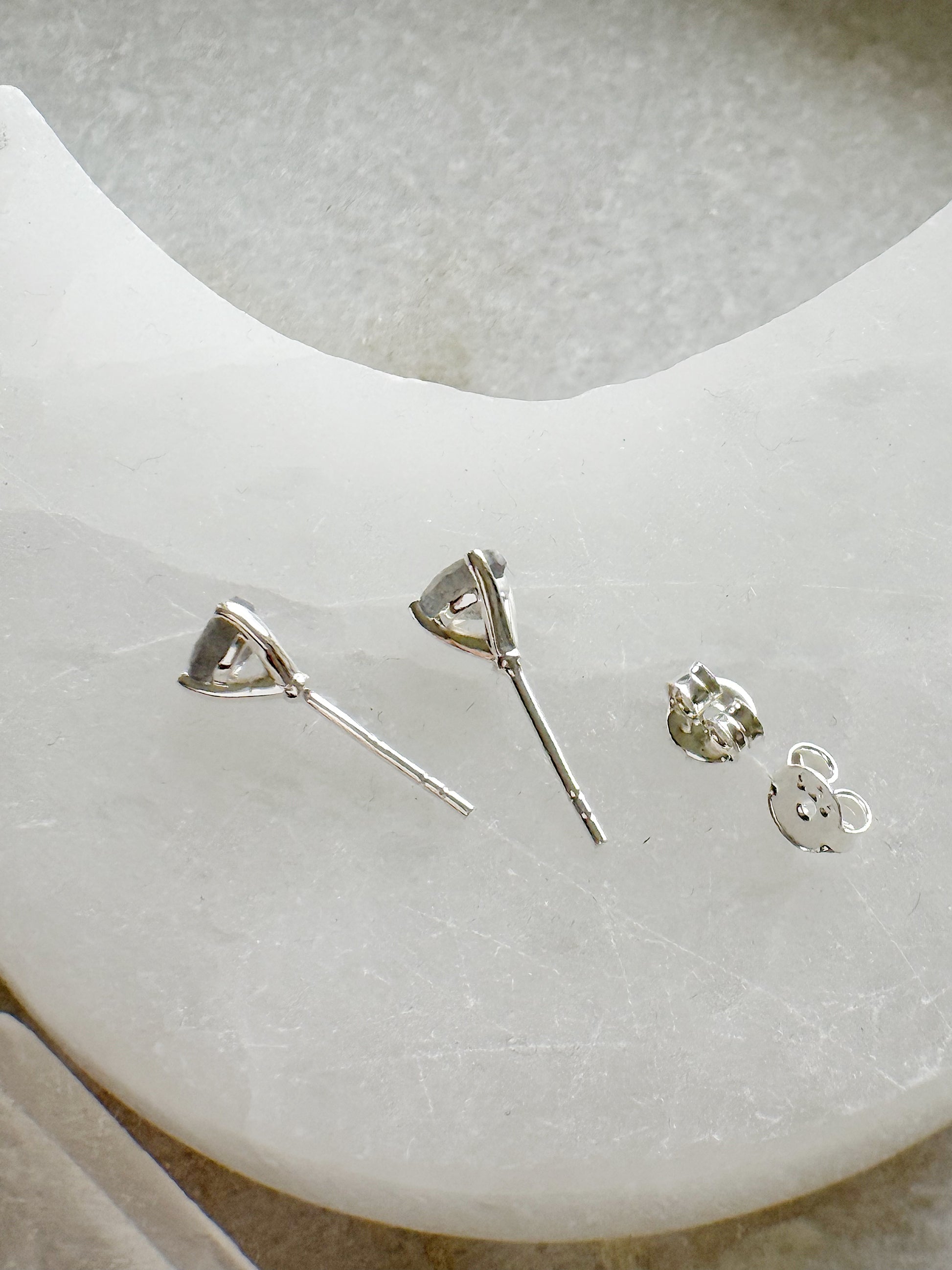 Mini sidabriniai auskarai su labradoritu