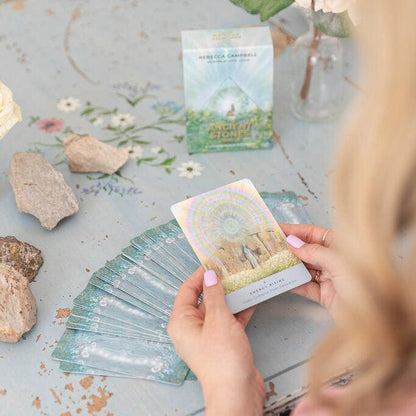 Orakulo kortos „The Ancient Stones Oracle"