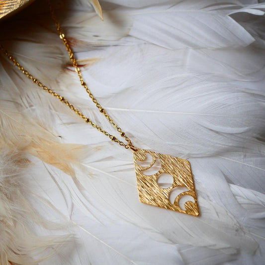 Pakabukas su grandinėle “Luna”