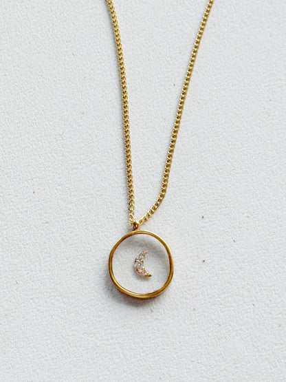 Pakabukas su grandinėle "Spindintis Mėnulis"