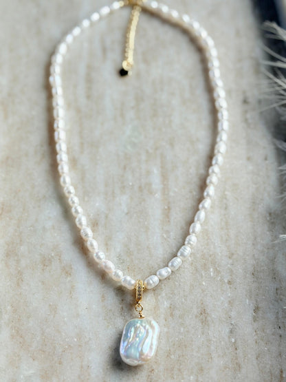 Perlų vėrinys “Afroditė”