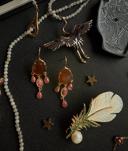 Perluotės sagė "Plunksna"