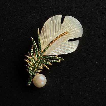 Perluotės sagė "Plunksna"