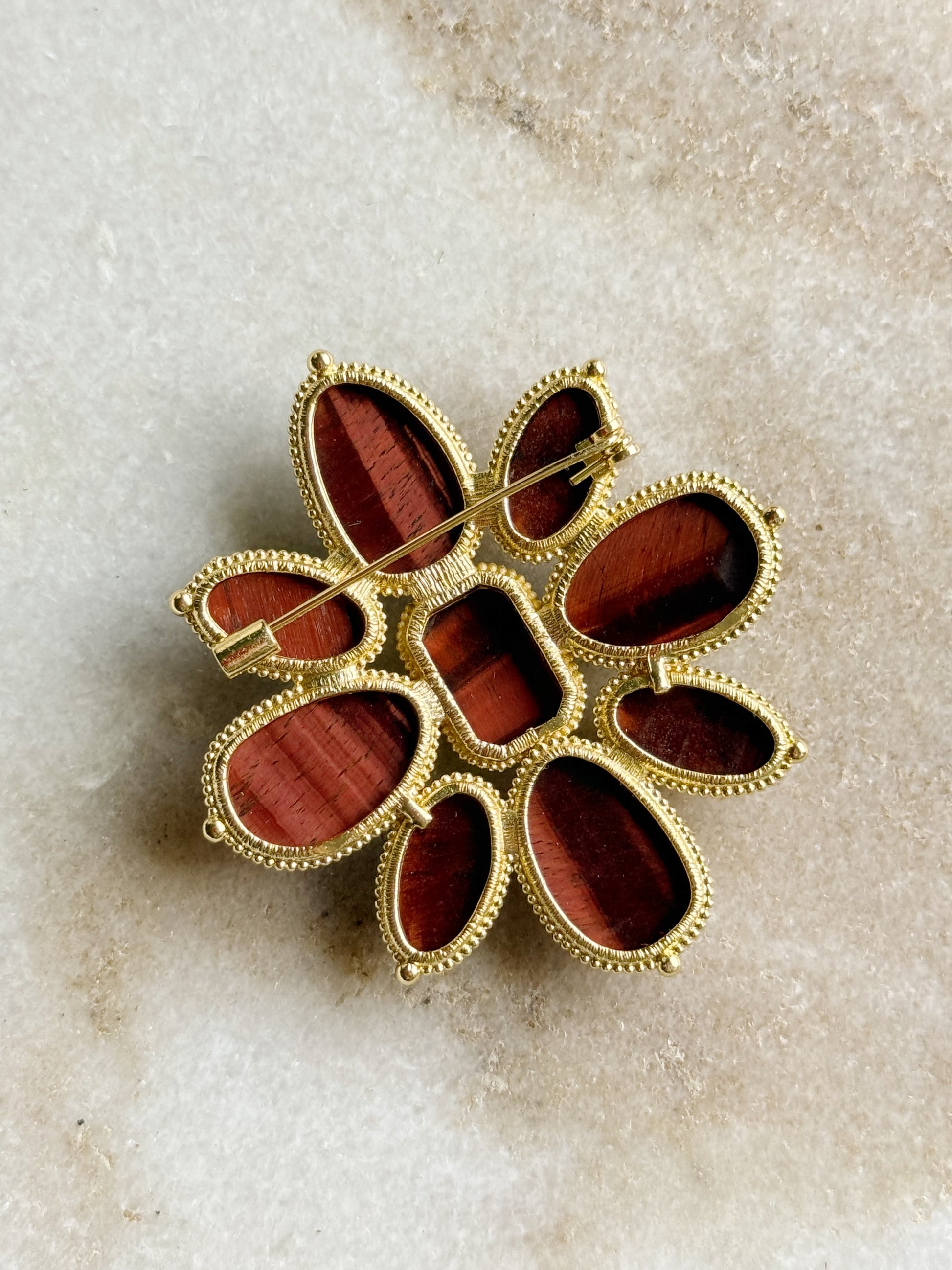 Raudonojo tigro akies sagė "Ugnies valdovė"