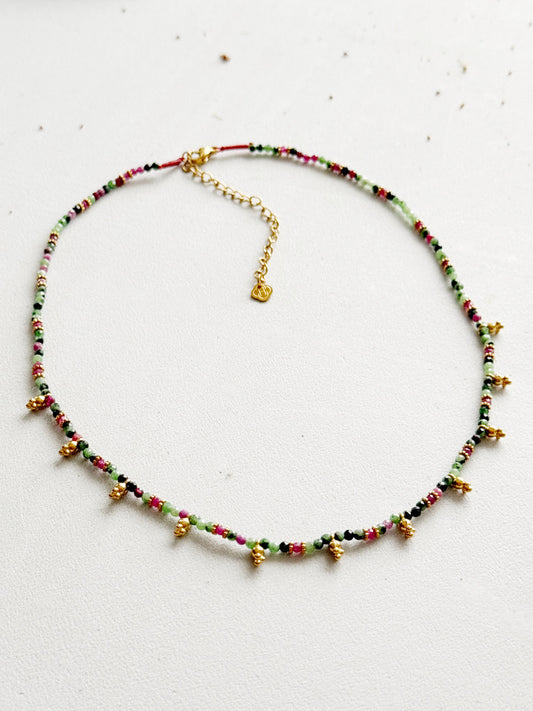 Rubino zoisito kaklo vėrinys