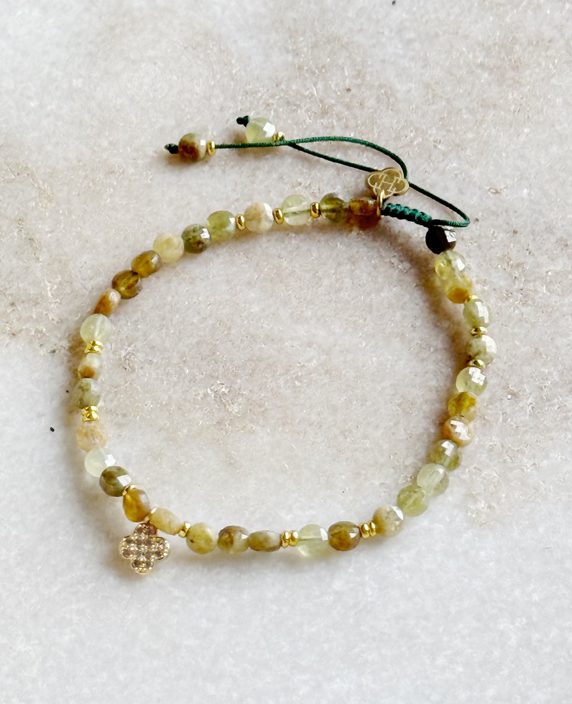 Serpentino kristalų apyrankė "Laimės dobilas"