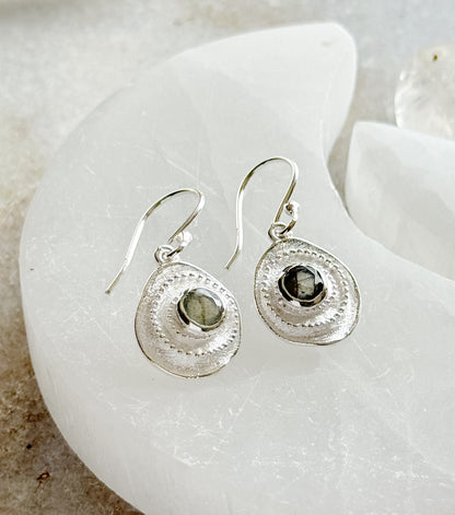 Sidabriniai auskarai "Labradorito Saulės”